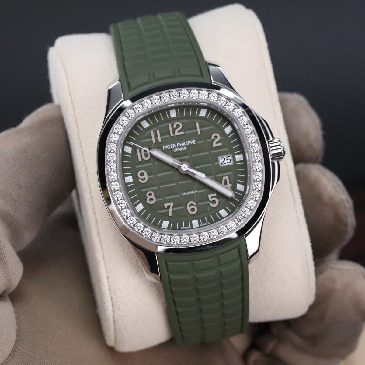 Patek Philippe TIFFANY STAMPED Aquanaut Luce Green 39mm - 5267/200A-011 Complete