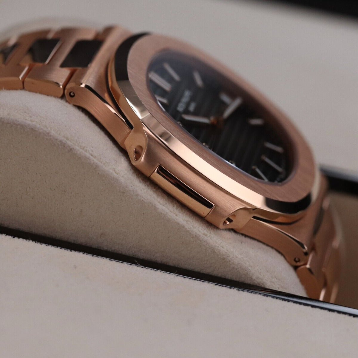 Patek Philippe Nautilus 5711/1R Complete 40mm Rose Gold Case Brown Sunburst Dial Rose Bracelet 2016