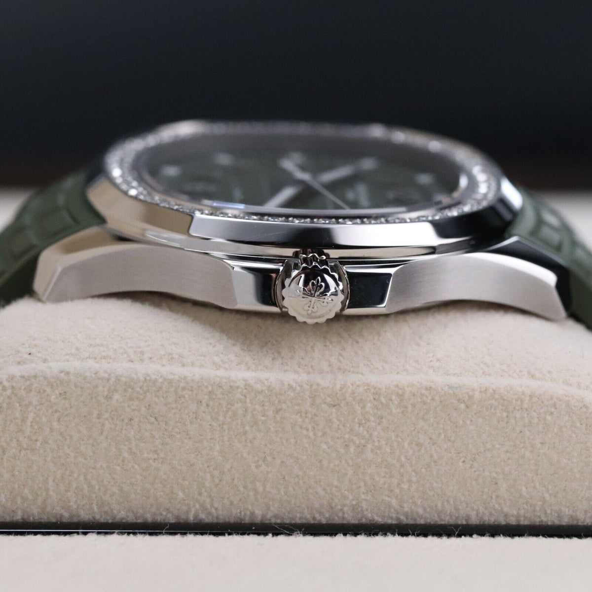 Patek Philippe TIFFANY STAMPED Aquanaut Luce Green 39mm - 5267/200A-011 Complete