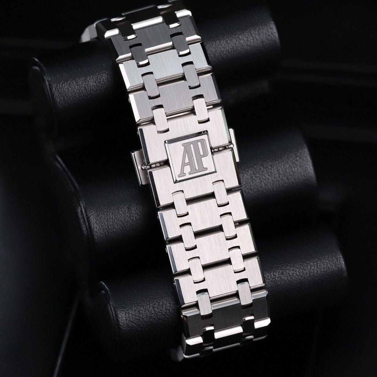 Audemars Piguet Royal Oak 41mm Steel Case Black Dial Steel Bracelet Automatic Date 15400ST.OO.1220ST.01