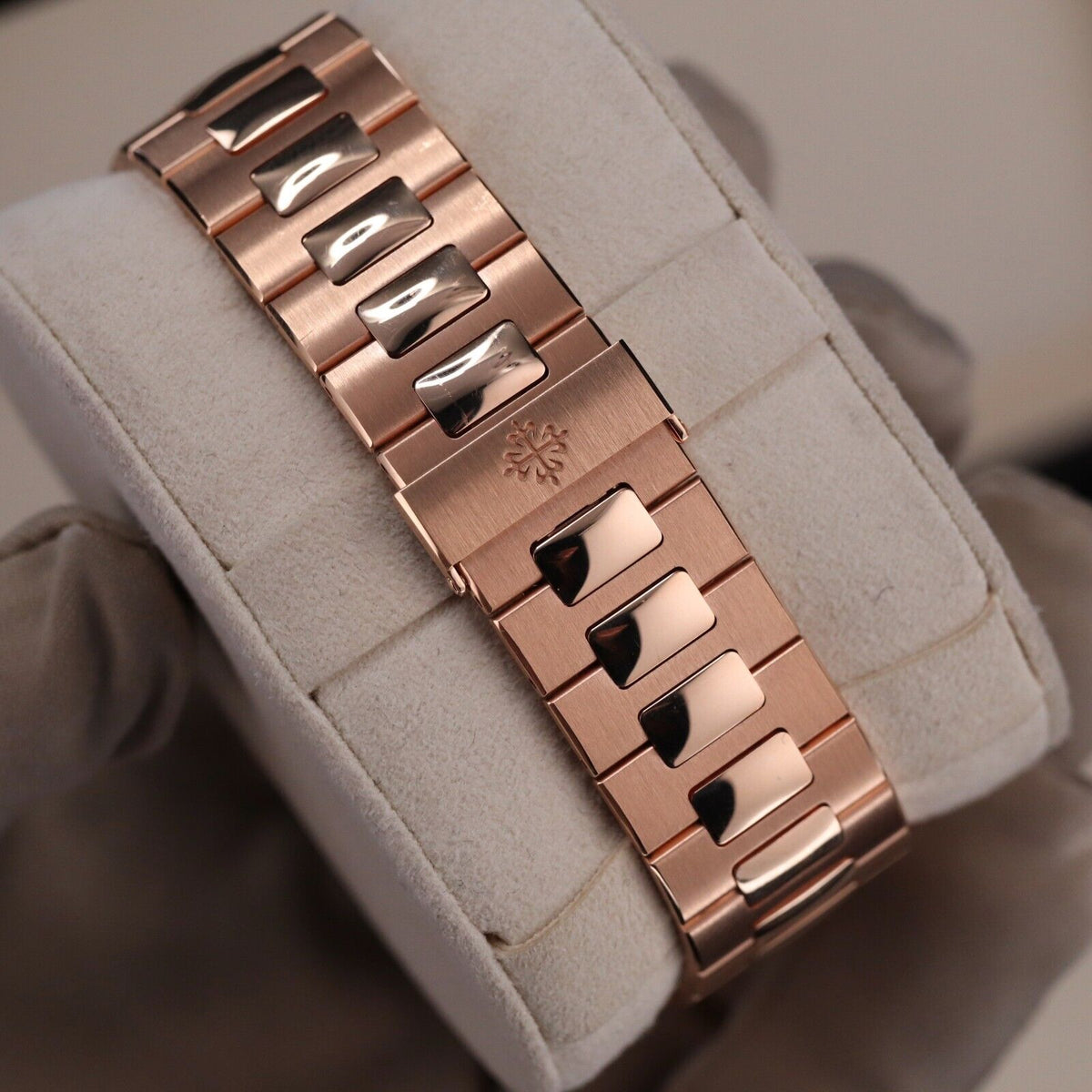 Patek Philippe Nautilus 5711/1R Complete 40mm Rose Gold Case Brown Sunburst Dial Rose Bracelet 2016