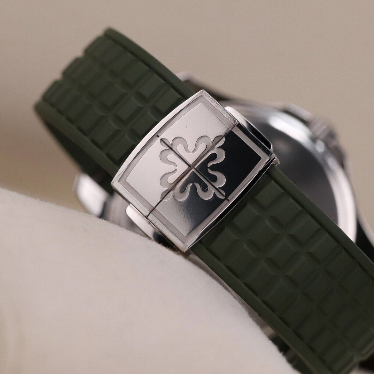 Patek Philippe TIFFANY STAMPED Aquanaut Luce Green 39mm - 5267/200A-011 Complete