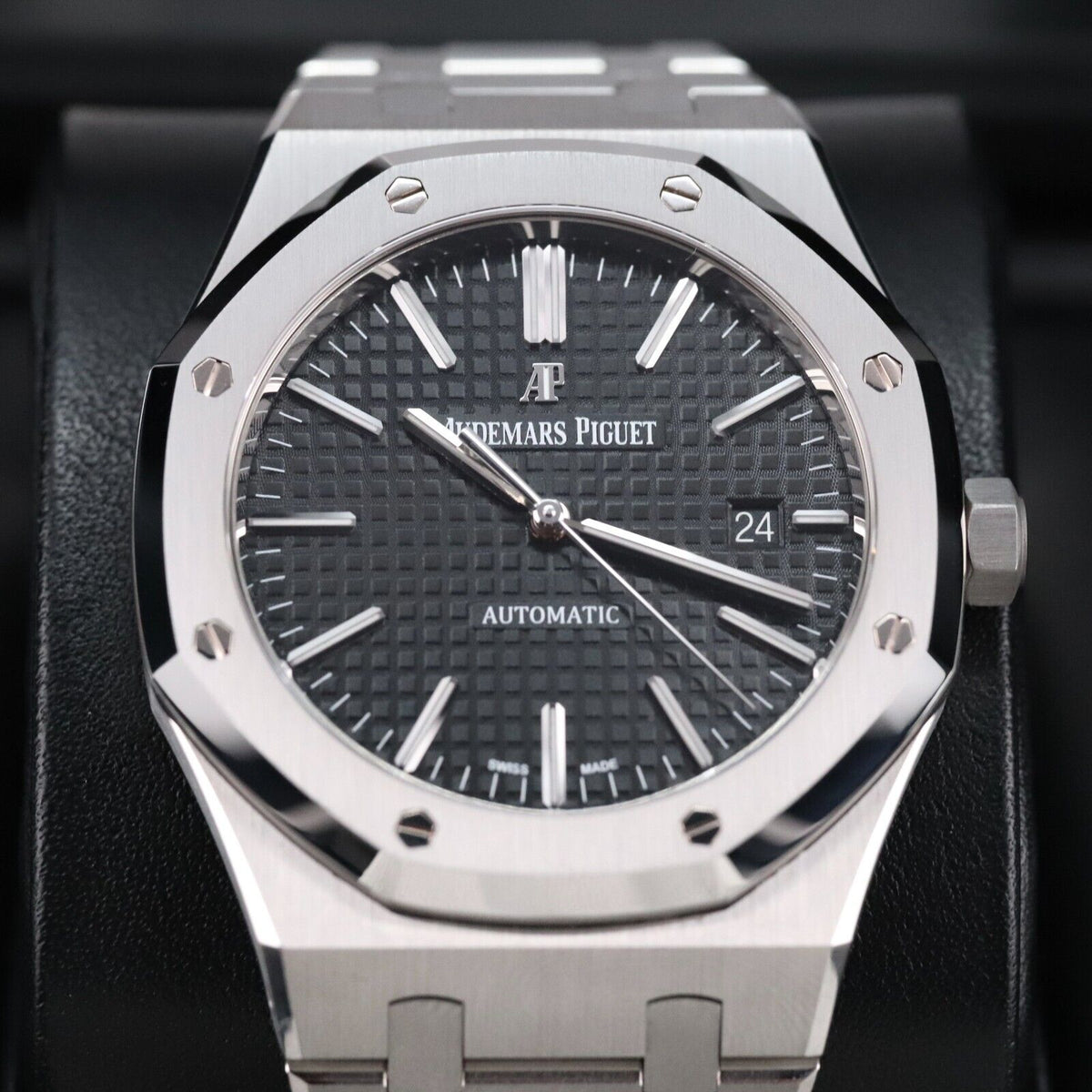 Audemars Piguet Royal Oak 41mm Steel Case Black Dial Steel Bracelet Automatic Date 15400ST.OO.1220ST.01