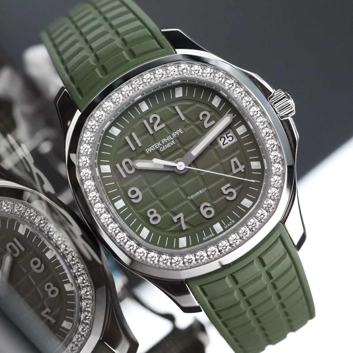 Patek Philippe TIFFANY STAMPED Aquanaut Luce Green 39mm - 5267/200A-011 Complete
