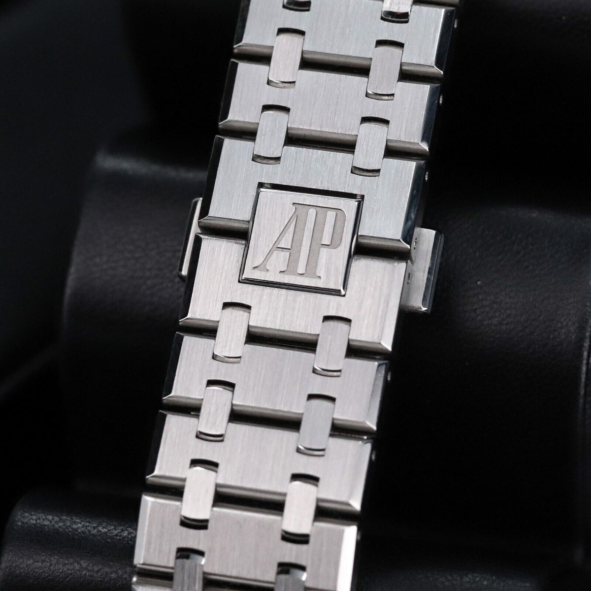 Audemars Piguet Royal Oak Chrono 41mm White Dial Black Steel Panda 26331ST.OO.1220ST.03