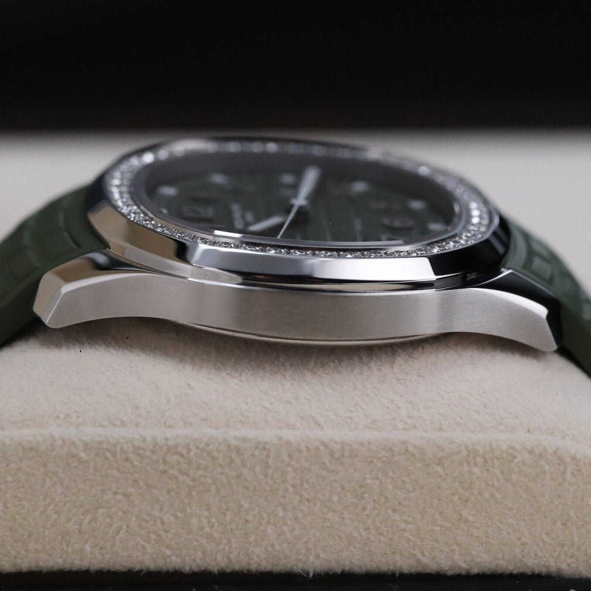 Patek Philippe TIFFANY STAMPED Aquanaut Luce Green 39mm - 5267/200A-011 Complete