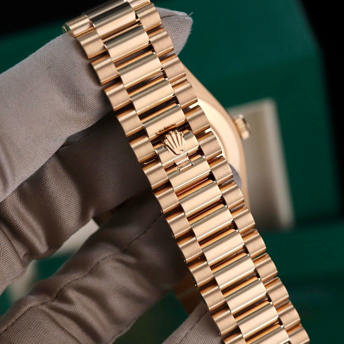 Rolex Day-Date Green Ombre Dial 40mmYellow Gold President 228238