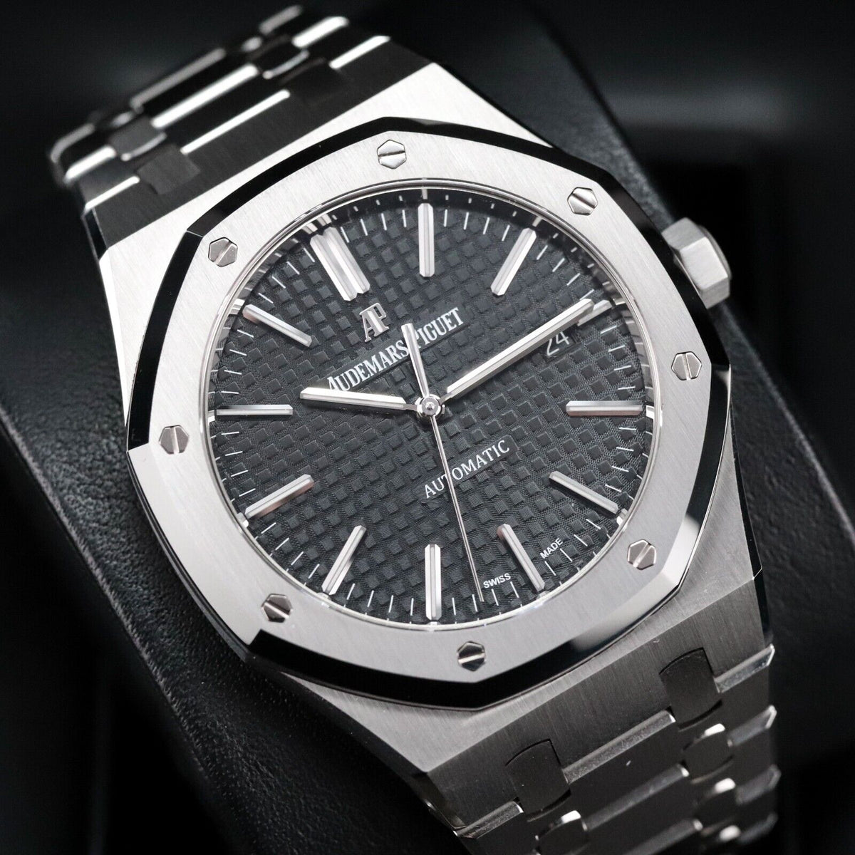 Audemars Piguet Royal Oak 41mm Steel Case Black Dial Steel Bracelet Automatic Date 15400ST.OO.1220ST.01