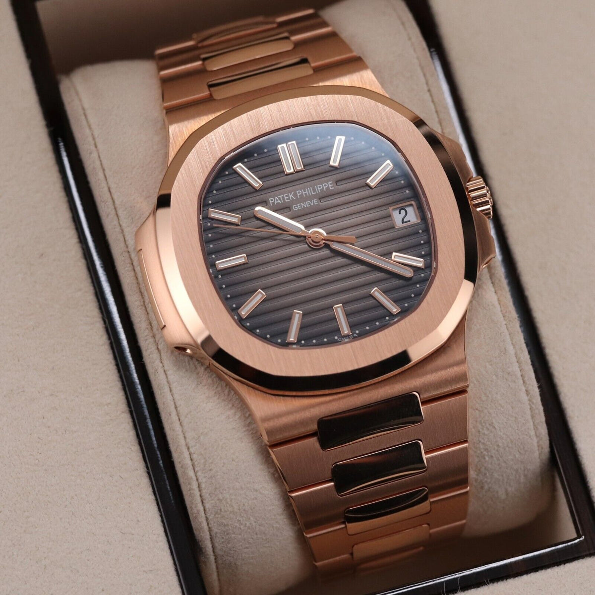 Patek Philippe Nautilus 5711/1R Complete 40mm Rose Gold Case Brown Sunburst Dial Rose Bracelet 2016