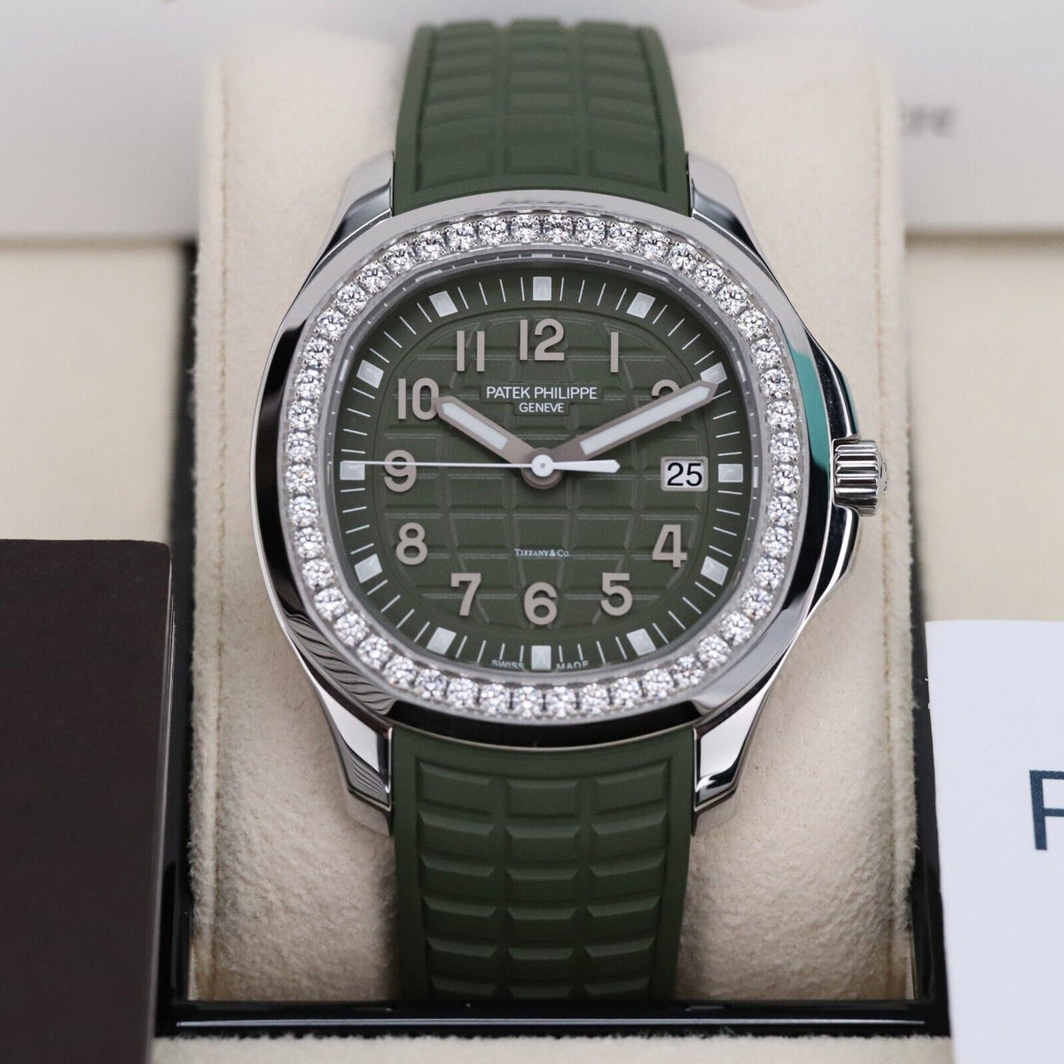 Patek Philippe TIFFANY STAMPED Aquanaut Luce Green 39mm - 5267/200A-011 Complete