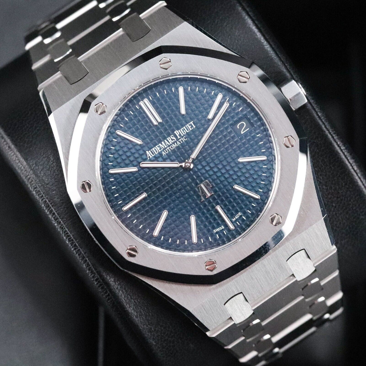Audemars Piguet Royal Oak “Jumbo” Extra Thin 39mm Blue Dial 15202ST.OO.1240ST.01