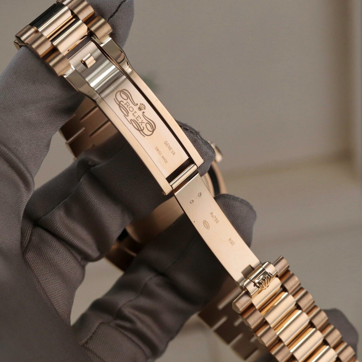 Rolex Day-Date Green Ombre Dial 40mmYellow Gold President 228238