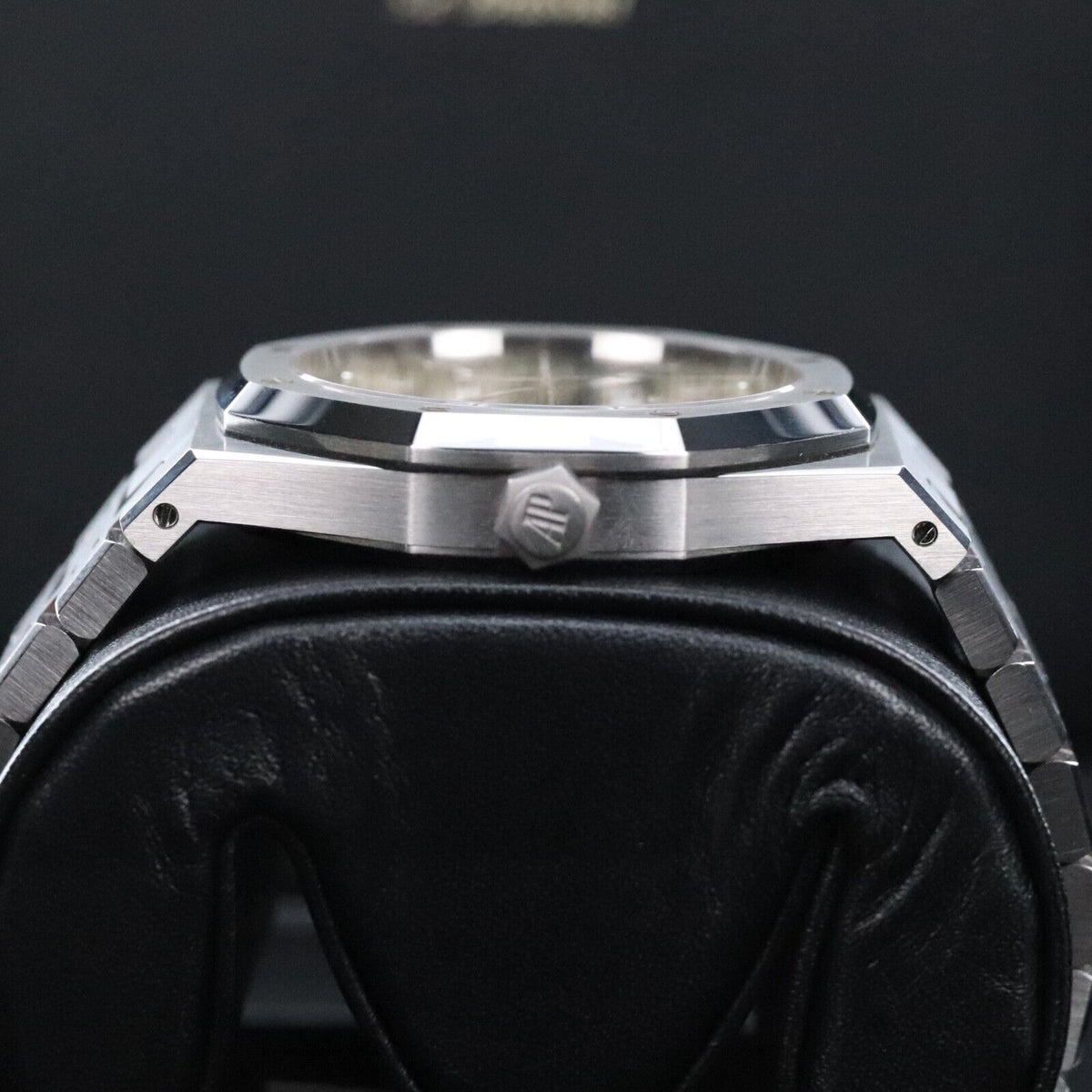 Audemars Piguet Royal Oak 41mm Steel Case Black Dial Steel Bracelet Automatic Date 15400ST.OO.1220ST.01