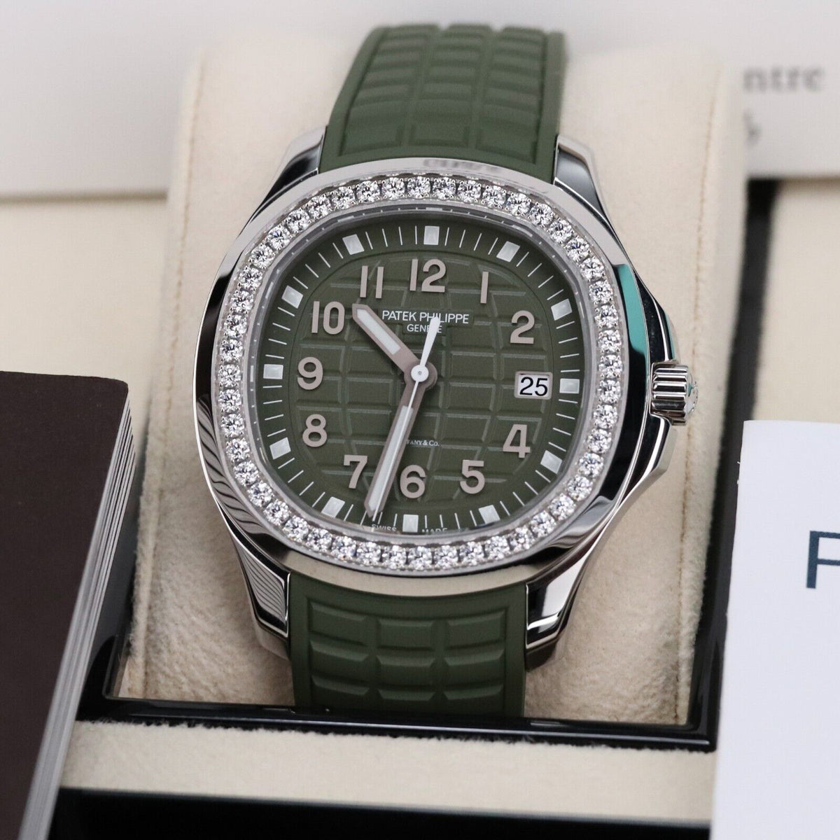 Patek Philippe TIFFANY STAMPED Aquanaut Luce Green 39mm - 5267/200A-011 Complete