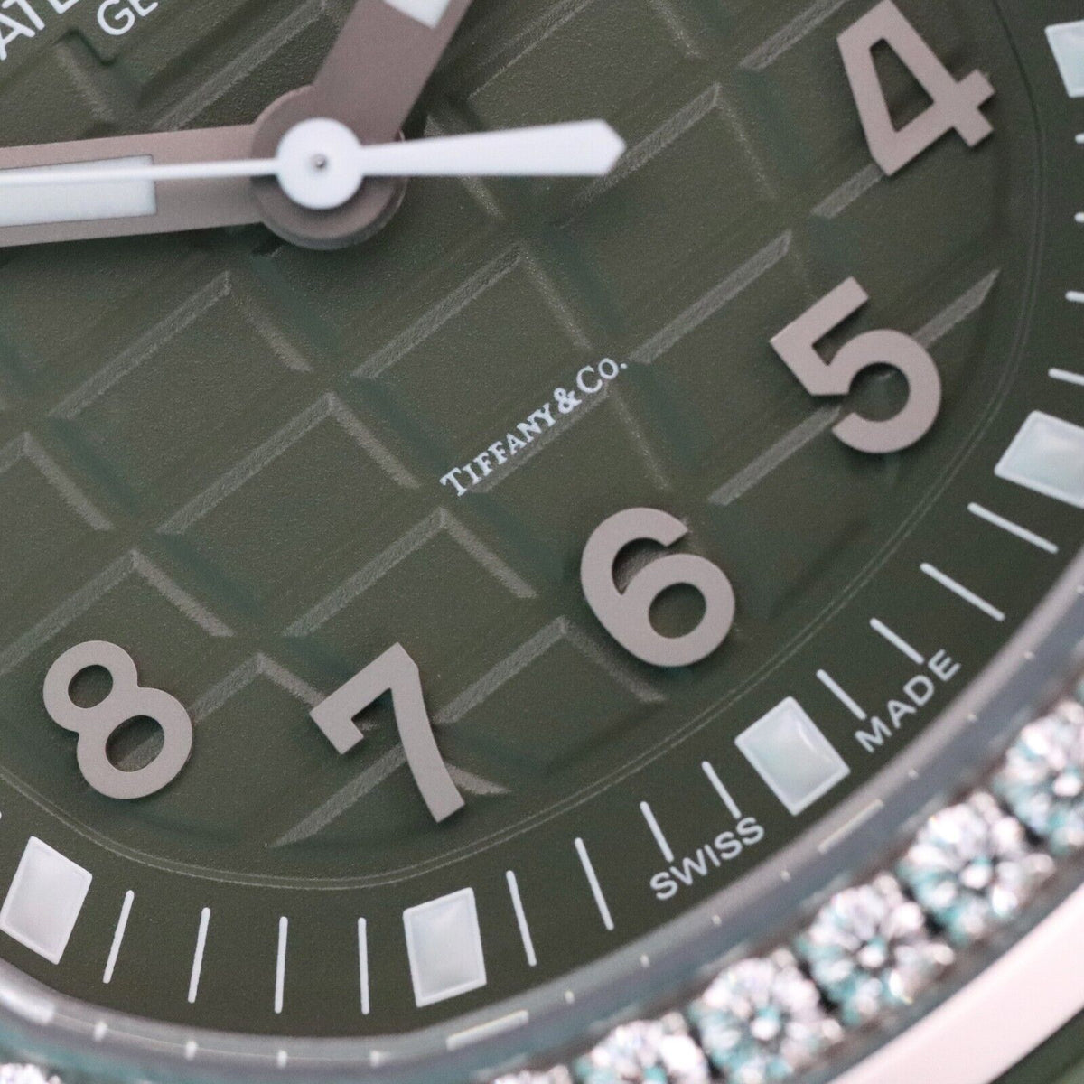 Patek Philippe TIFFANY STAMPED Aquanaut Luce Green 39mm - 5267/200A-011 Complete