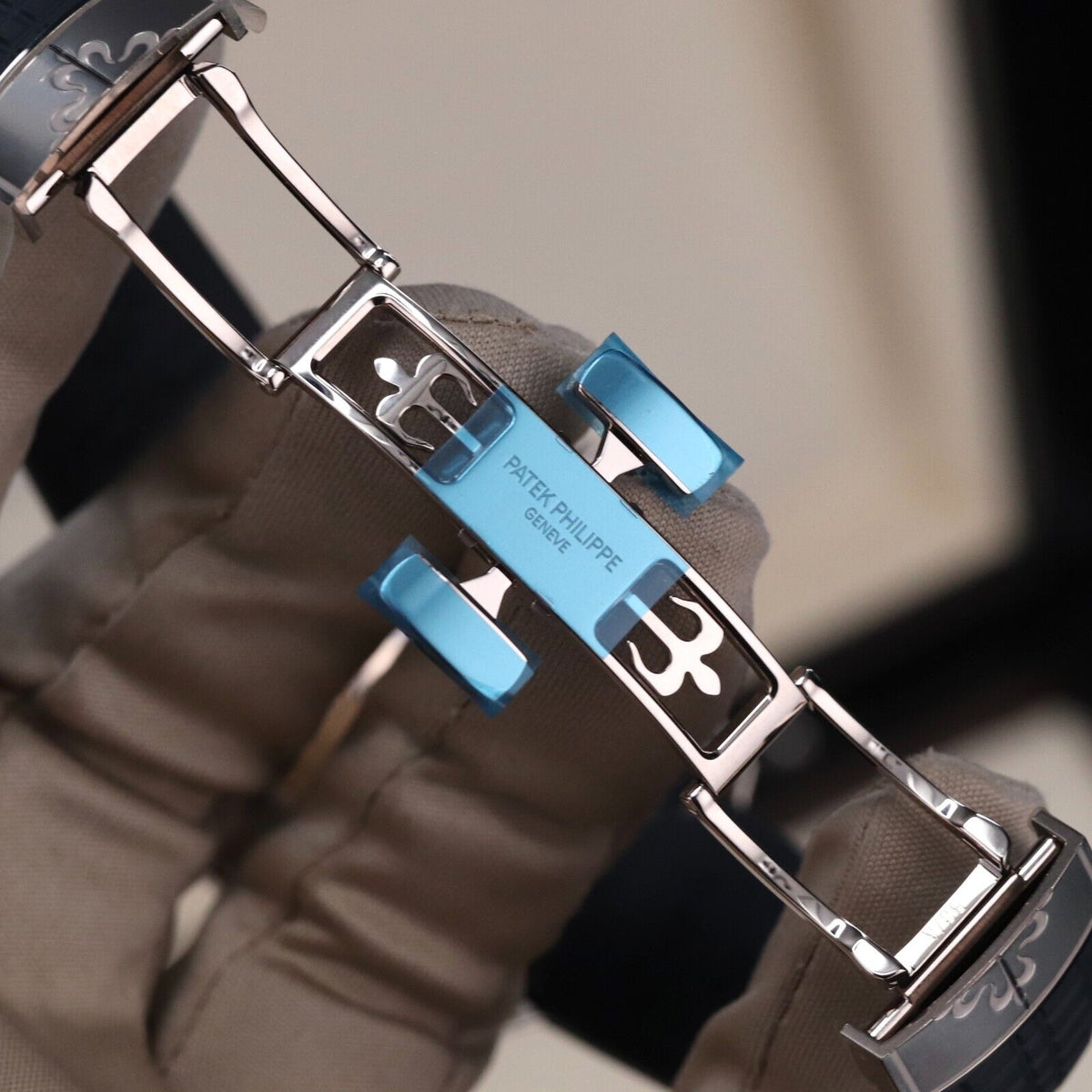 Patek Philippe Aquanaut White Gold Blue Dial Blue Rubber Strap 42mm - 5168G-001 5168G