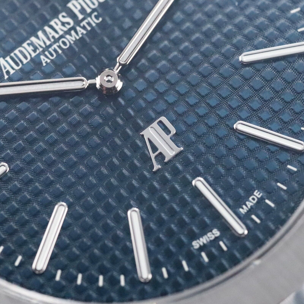 Audemars Piguet Royal Oak “Jumbo” Extra Thin 39mm Blue Dial 15202ST.OO.1240ST.01