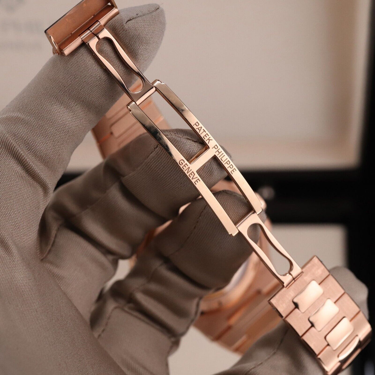 Patek Philippe Nautilus 5711/1R Complete 40mm Rose Gold Case Brown Sunburst Dial Rose Bracelet 2016