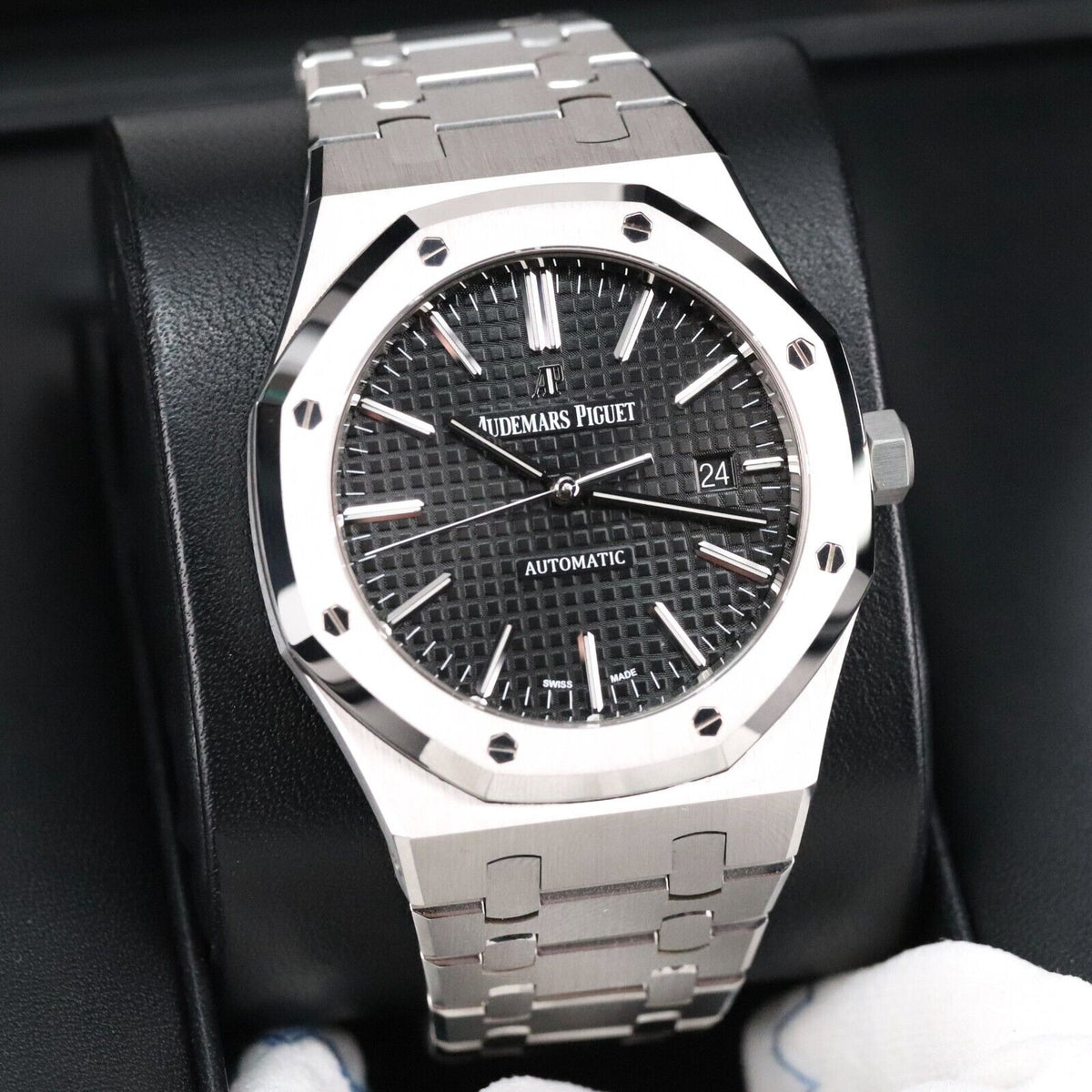 Audemars Piguet Royal Oak 41mm Steel Case Black Dial Steel Bracelet Automatic Date 15400ST.OO.1220ST.01