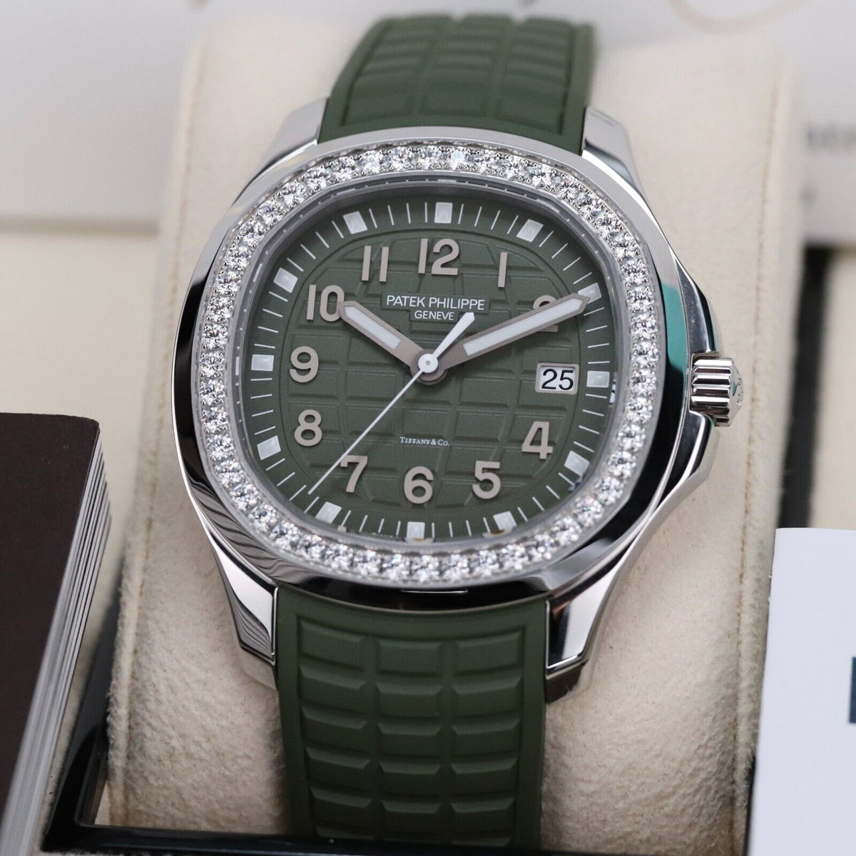 Patek Philippe TIFFANY STAMPED Aquanaut Luce Green 39mm - 5267/200A-011 Complete