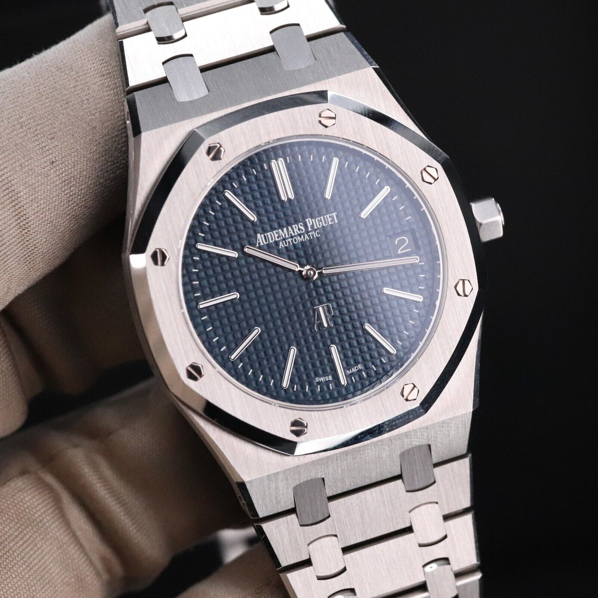 Audemars Piguet Royal Oak “Jumbo” Extra Thin 39mm Blue Dial 15202ST.OO.1240ST.01
