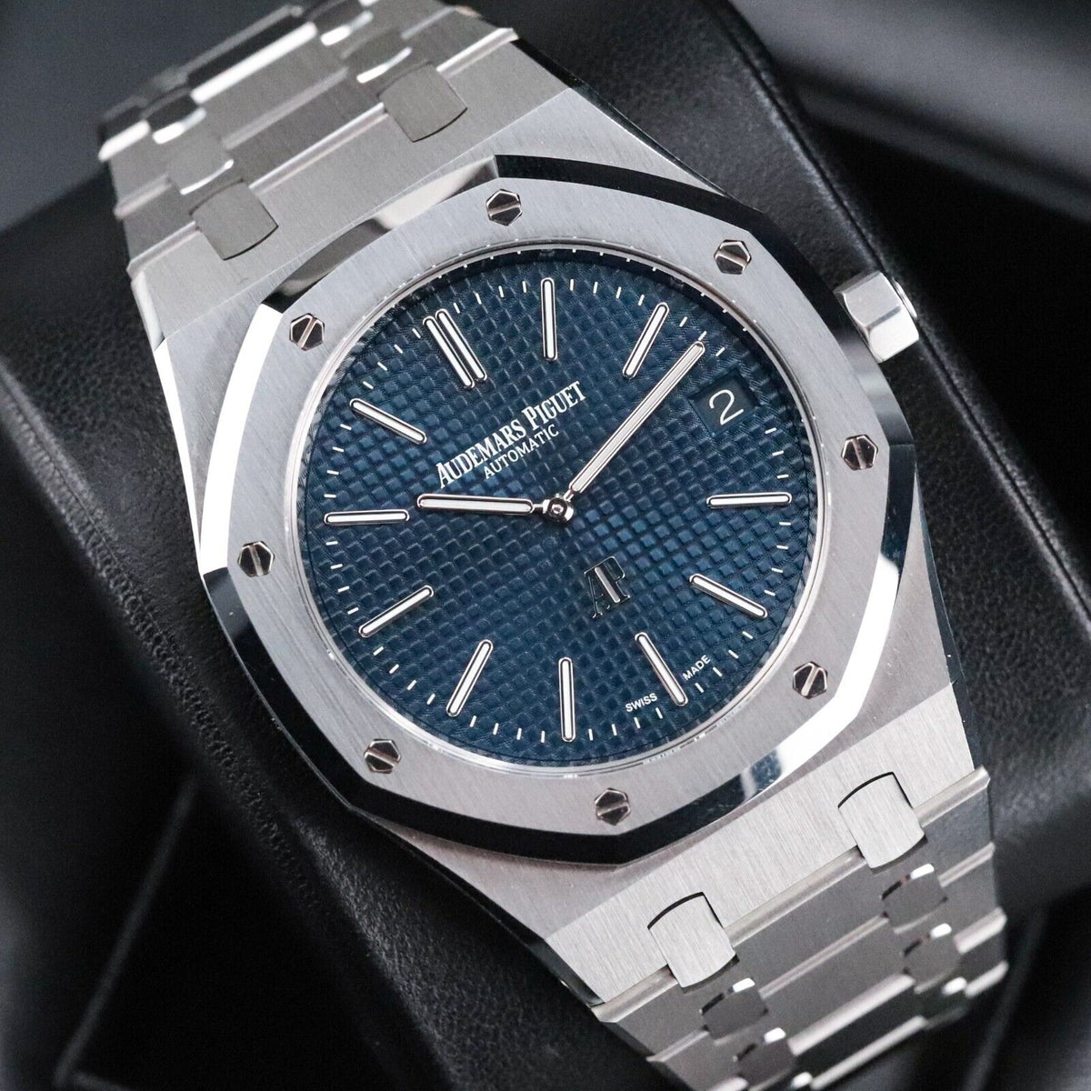 Audemars Piguet Royal Oak “Jumbo” Extra Thin 39mm Blue Dial 15202ST.OO.1240ST.01
