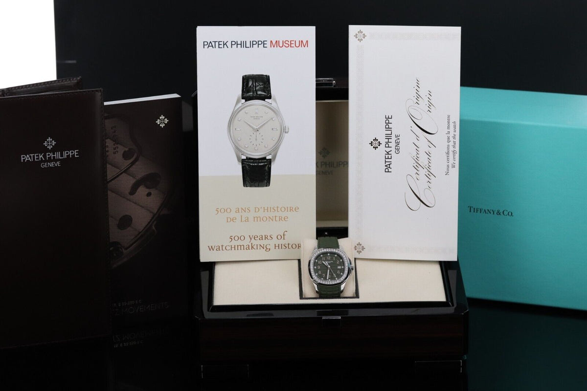 Patek Philippe TIFFANY STAMPED Aquanaut Luce Green 39mm - 5267/200A-011 Complete