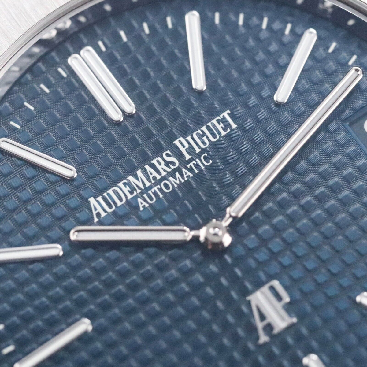 Audemars Piguet Royal Oak “Jumbo” Extra Thin 39mm Blue Dial 15202ST.OO.1240ST.01