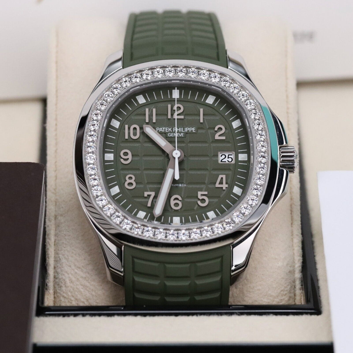 Patek Philippe TIFFANY STAMPED Aquanaut Luce Green 39mm - 5267/200A-011 Complete