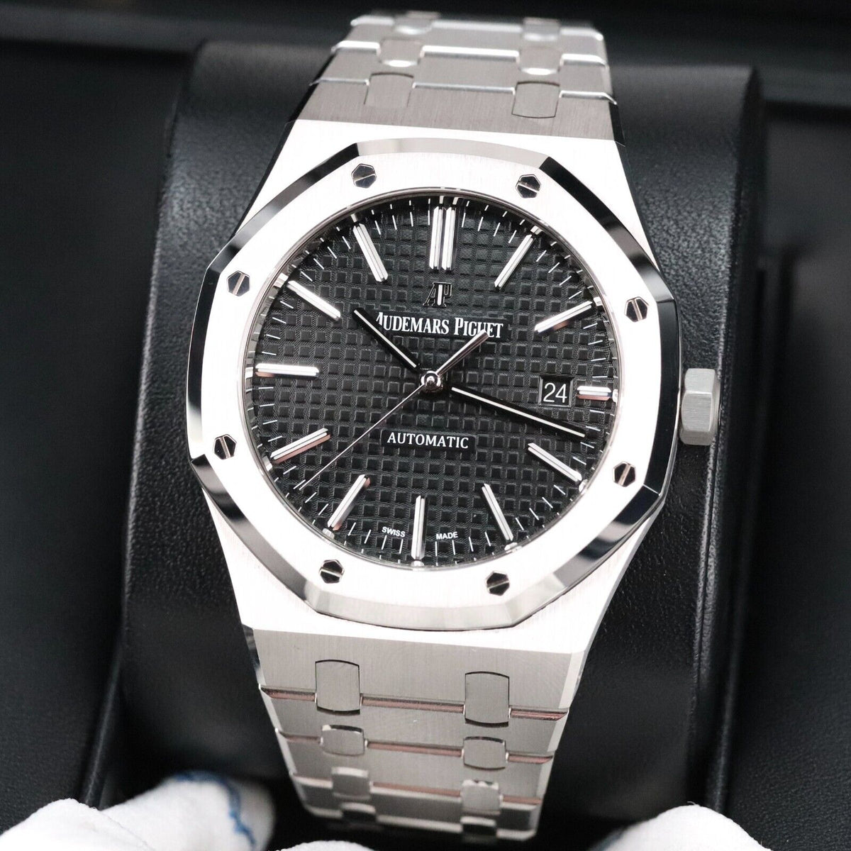 Audemars Piguet Royal Oak 41mm Steel Case Black Dial Steel Bracelet Automatic Date 15400ST.OO.1220ST.01