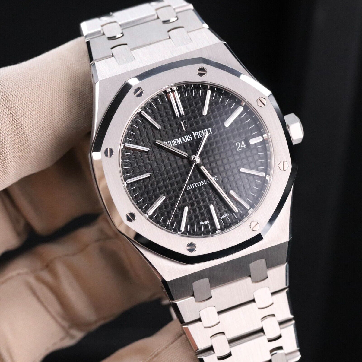Audemars Piguet Royal Oak 41mm Steel Case Black Dial Steel Bracelet Automatic Date 15400ST.OO.1220ST.01