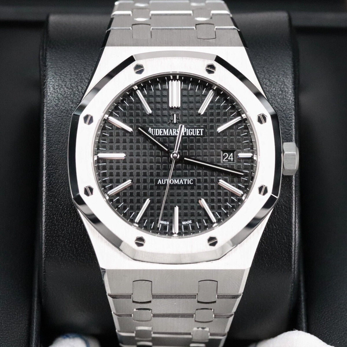 Audemars Piguet Royal Oak 41mm Steel Case Black Dial Steel Bracelet Automatic Date 15400ST.OO.1220ST.01