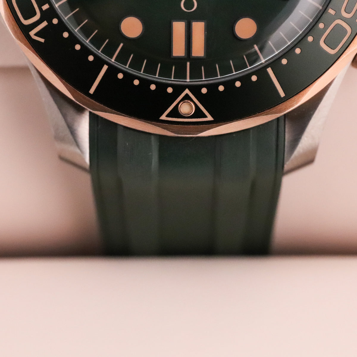 Omega Seamaster Diver 300 M Gold On Rubber 42mm 2025 "Green Bond" Dial Titanium Bronze 210.92.42.20.10.001