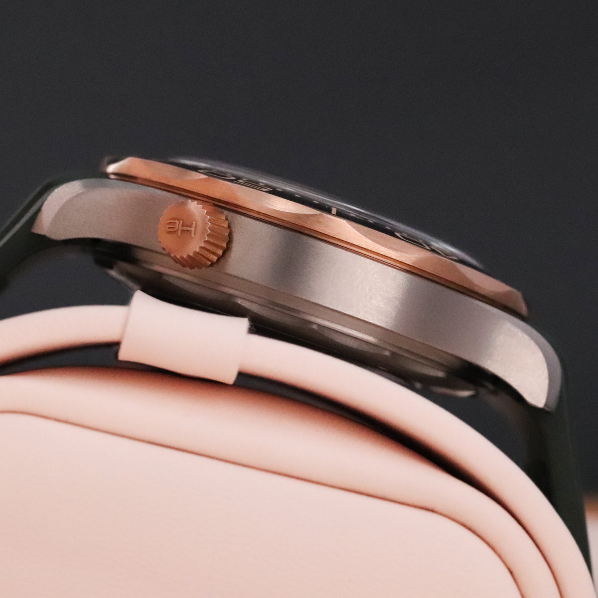 Omega Seamaster Diver 300 M Gold On Rubber 42mm 2025 "Green Bond" Dial Titanium Bronze 210.92.42.20.10.001