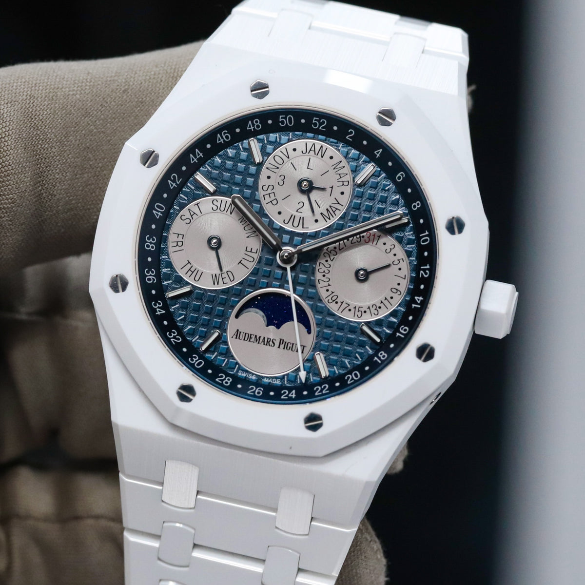 Audemars Piguet Royal Oak Perpetual Calendar White Ceramic Perpetual Calendar Blue Dial 41mm Moonphase 26579CB