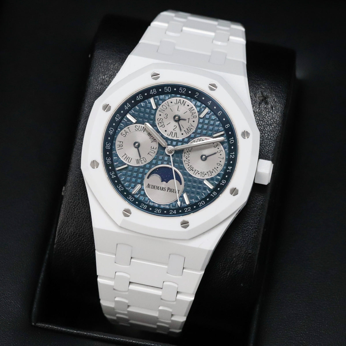 Audemars Piguet Royal Oak Perpetual Calendar White Ceramic Perpetual Calendar Blue Dial 41mm Moonphase 26579CB
