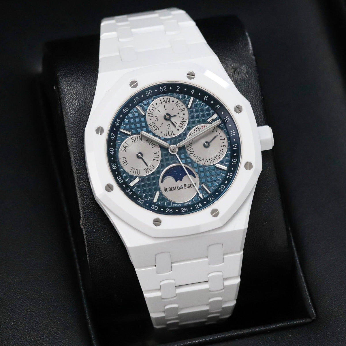 Audemars Piguet Royal Oak Perpetual Calendar White Ceramic Perpetual Calendar Blue Dial 41mm Moonphase 26579CB