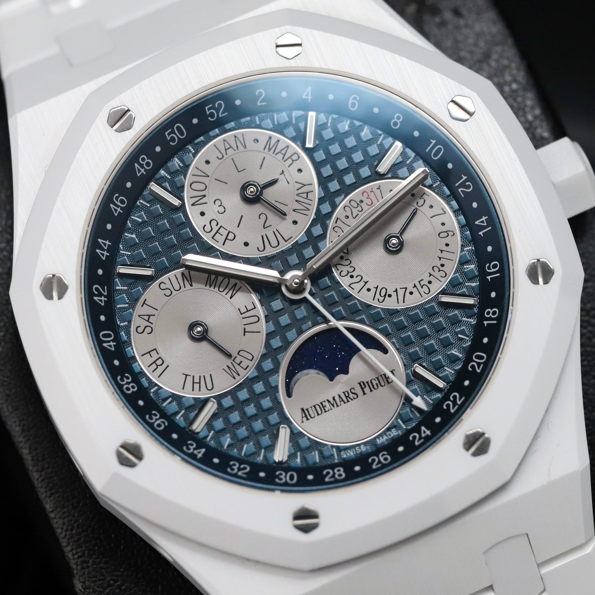 Audemars Piguet Royal Oak Perpetual Calendar White Ceramic Perpetual Calendar Blue Dial 41mm Moonphase 26579CB