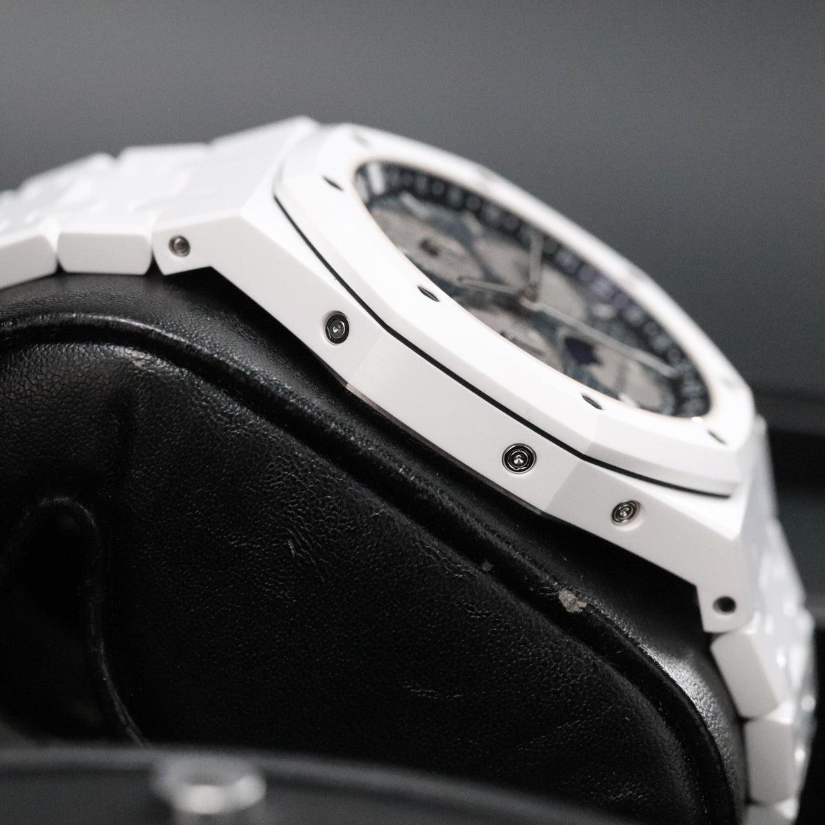 Audemars Piguet Royal Oak Perpetual Calendar White Ceramic Perpetual Calendar Blue Dial 41mm Moonphase 26579CB