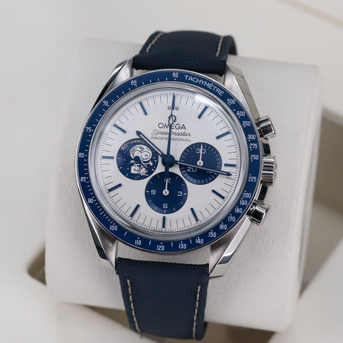 Omega Speedmaster Professional Moonwatch 'Silver Snoopy Award' 42mm 50th Anniversary White 310.32.42.50.02.001