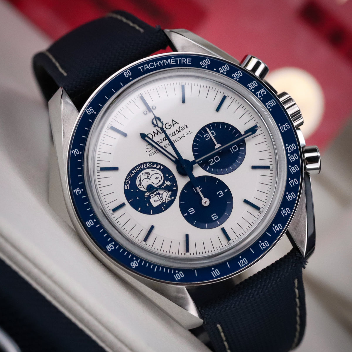 Omega Speedmaster Professional Moonwatch 'Silver Snoopy Award' 42mm 50th Anniversary White 310.32.42.50.02.001