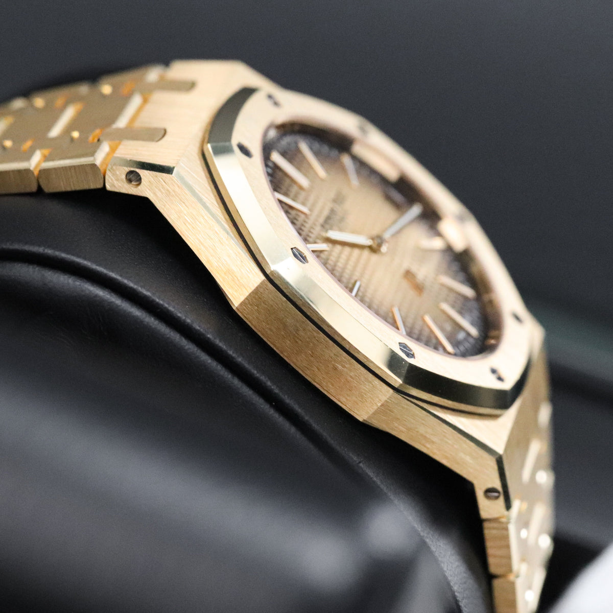 Audemars Piguet Royal Oak Jumbo 39mm Yellow Gold Smoked Flumed Extra Thin 16202BAOO.1240BA.02