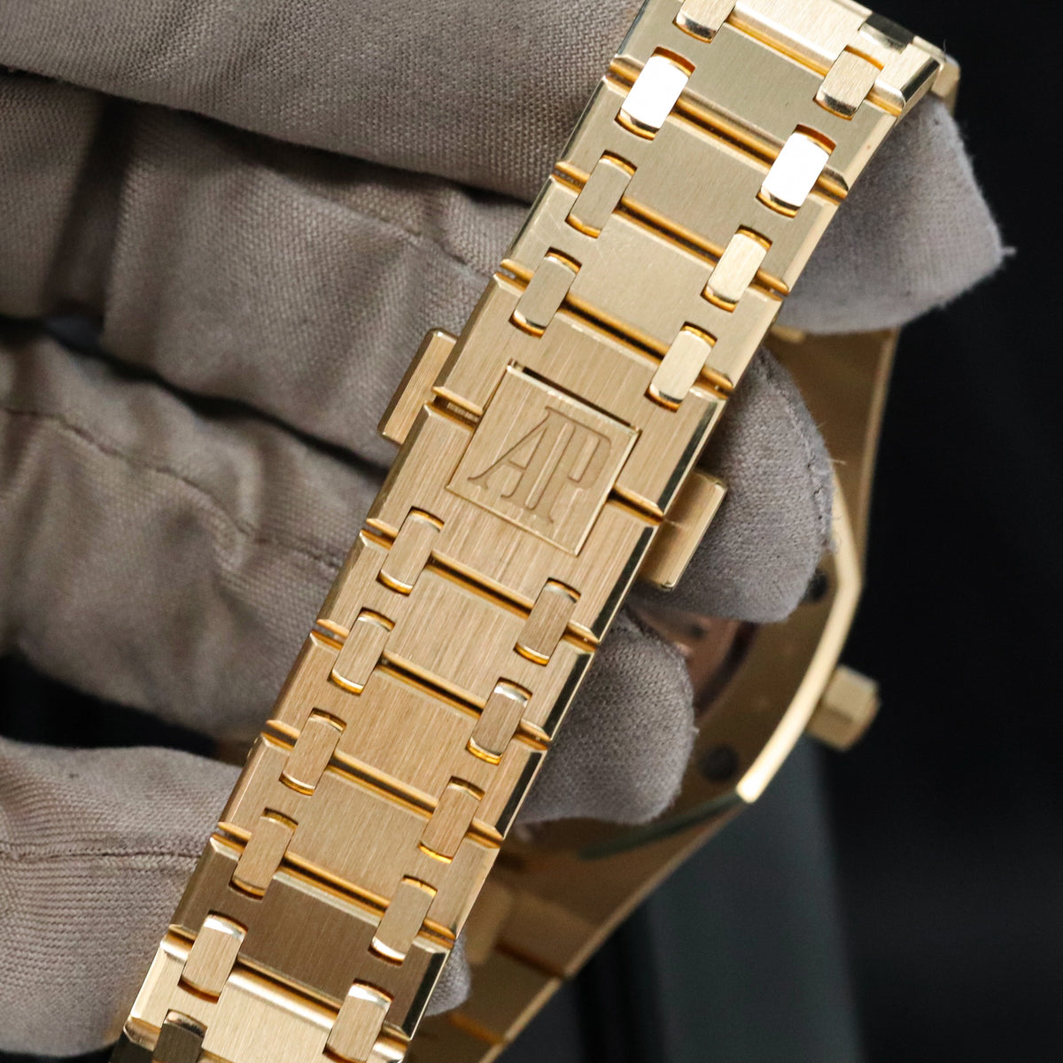 Audemars Piguet Royal Oak Jumbo 39mm Yellow Gold Smoked Flumed Extra Thin 16202BAOO.1240BA.02