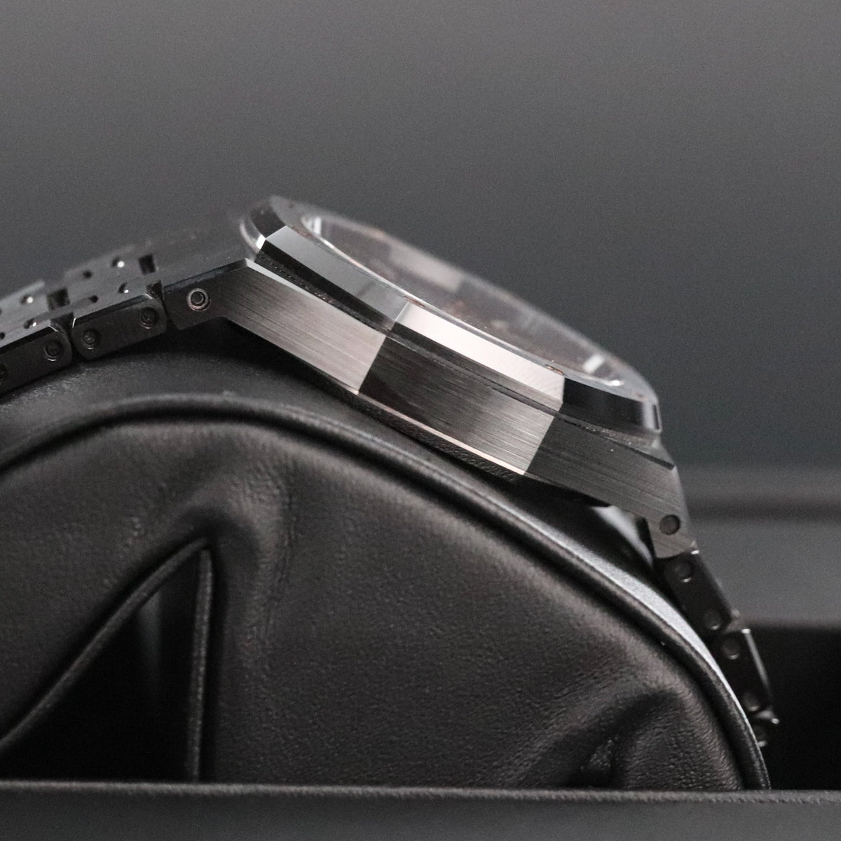 Audemars Piguet Royal Oak Selfwinding 34mm Black Ceramic Black Dial Gold Selfwinding 77350CE.OO.1266CE.01