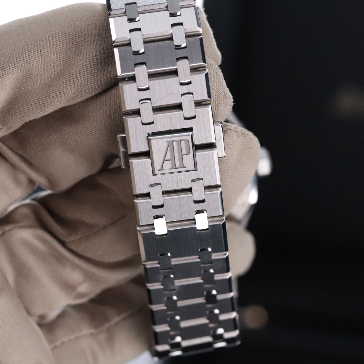 Audemars Piguet Royal Oak 41mm White Dial Automatic Stainless Steel 15500ST.OO.1220ST.04