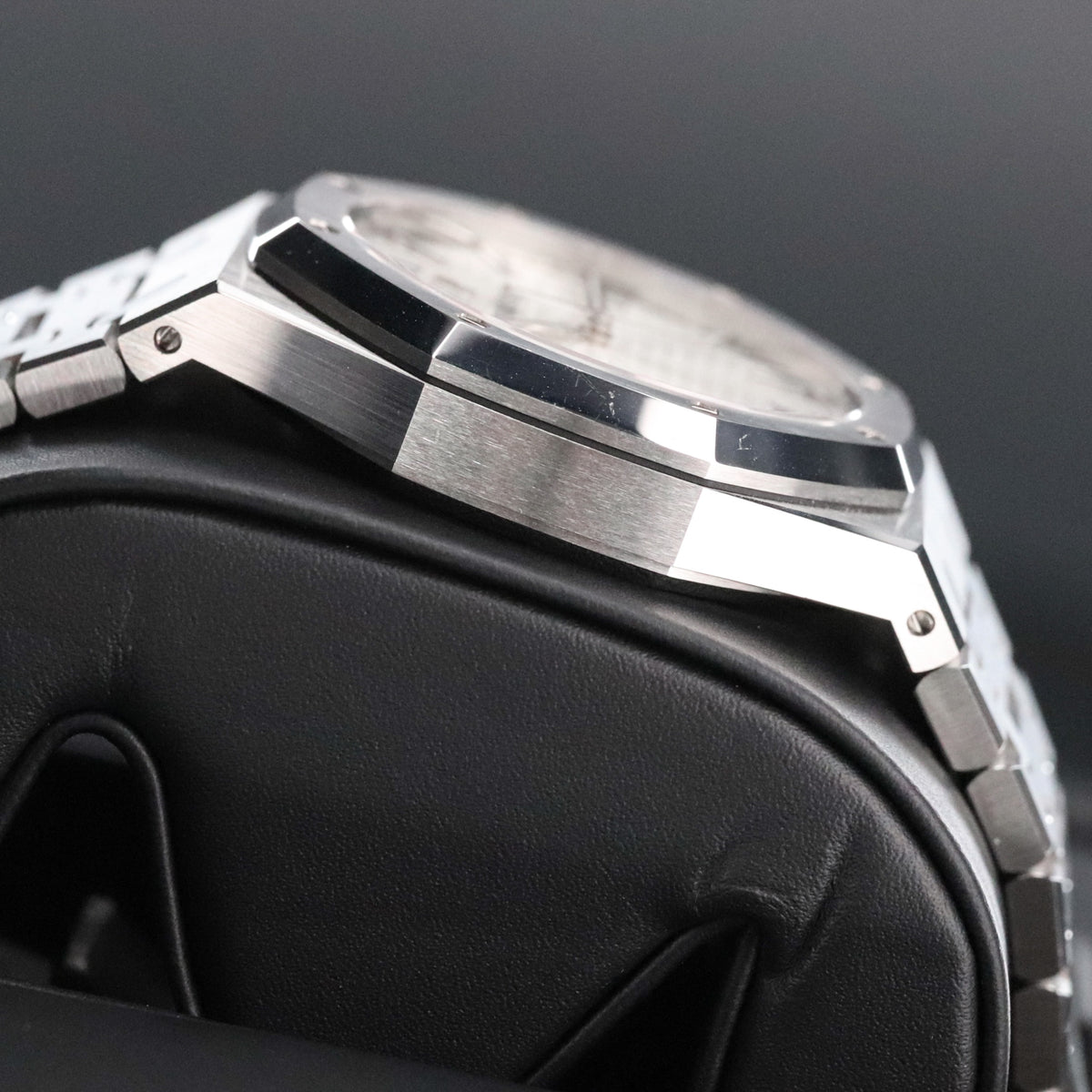 Audemars Piguet Royal Oak 41mm White Dial Automatic Stainless Steel 15500ST.OO.1220ST.04