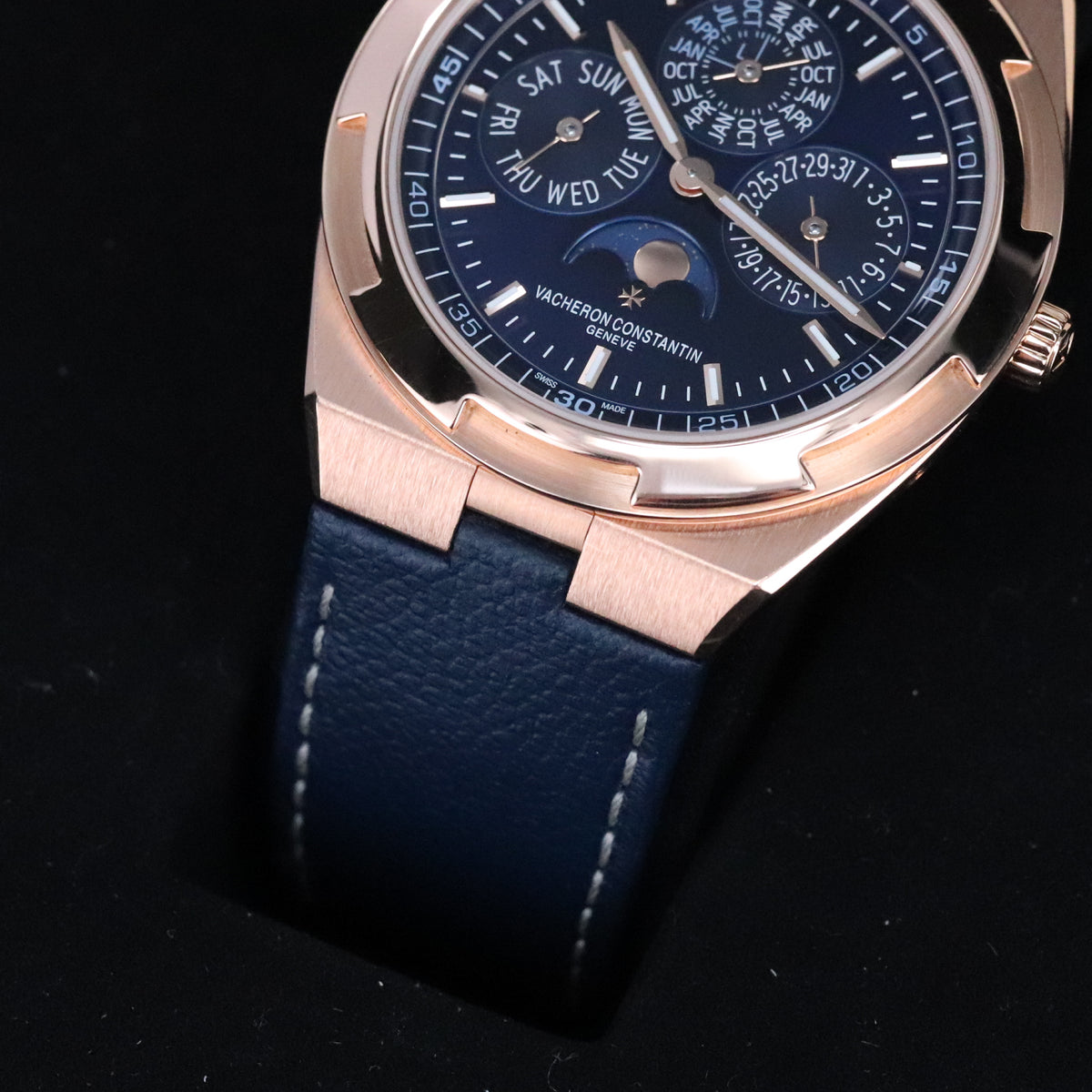 Vaceheron Constantin Overseas Perpetual Calendar Ultra Thin Complete 41mm Rose Gold Blue Dial Blue Rubber Strap 4300V/000R-B509