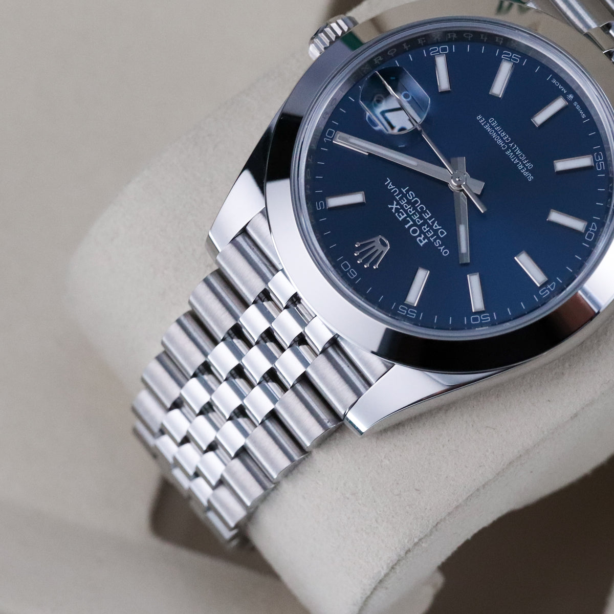 Rolex Datejust 41 2025 Complete 41mm Steel Blue Dial Smooth Bezel Jubilee Bracelet 126300