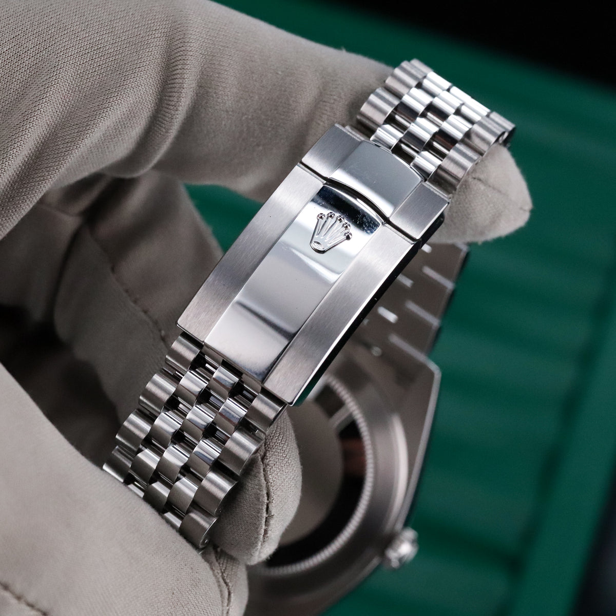 Rolex Datejust 41 2025 Complete 41mm Steel Blue Dial Smooth Bezel Jubilee Bracelet 126300