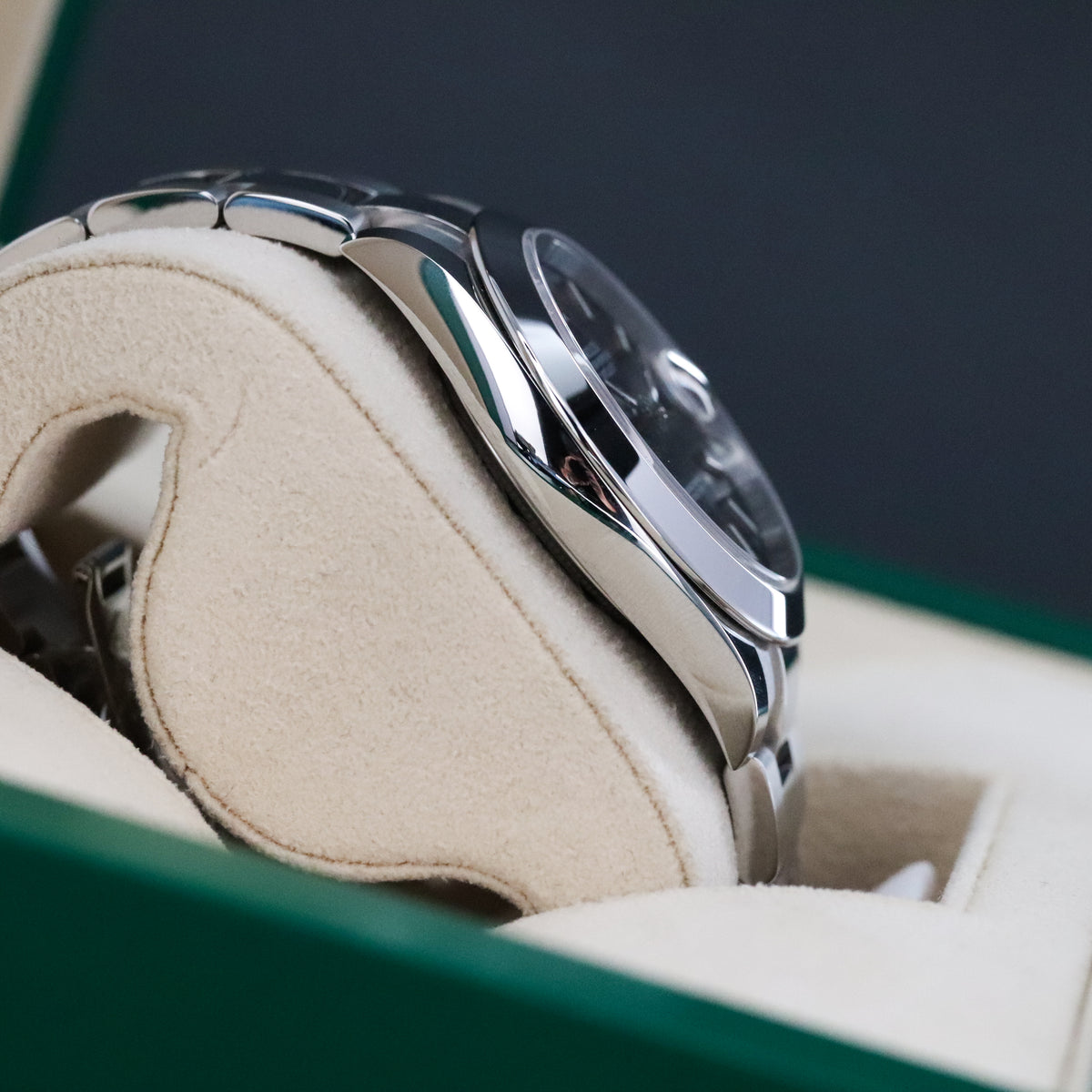 Rolex Datejust 2022 Complete 41mm Steel Black Dial Smooth Bezel Oyster Bracelet 126300